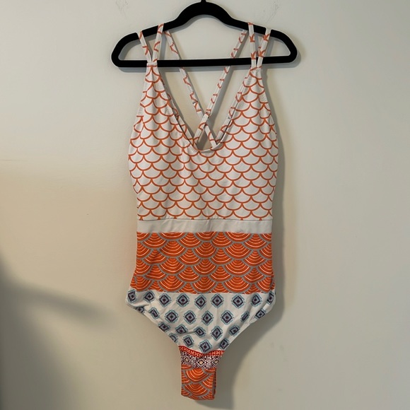 Cupshe swimsuit - Picture 1 of 2